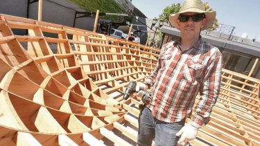 Pibotto se dedica a la construcción de pistas de skate desde hace casi 20 años.