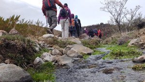 Por los ríos de lava del volcán Trómen: un plan en el norte neuquino para el finde largo