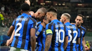 Con Lautaro Martínez como capitán, Inter derrotó a Milan en la ida de las semis de Champions