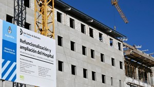 Principio de acuerdo en el conflicto gremial en las obras del hospital y la terminal de Bariloche