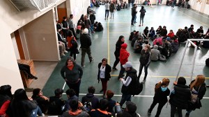 Bariloche: estudiantes de un secundario se manifestaron por la falta del mantenimiento