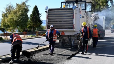 La repavimentación de la Costanera está en marcha y restan unos 2.000 metros de obra. Foto: Chino Leiva