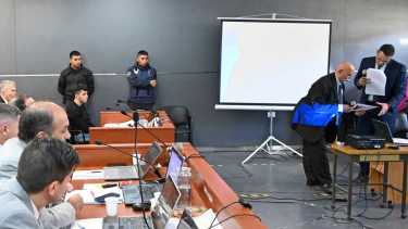 El oficial detalló cómo fue el procedimiento que se llevó a cabo en la escena donde ocurrió el hecho. Foto: Florencia Salto.