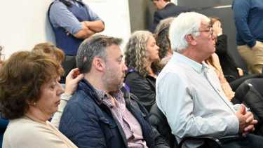 Un gesto habitual en el juicio por el crimen de Facundo Castillo. (Florencia Salto)