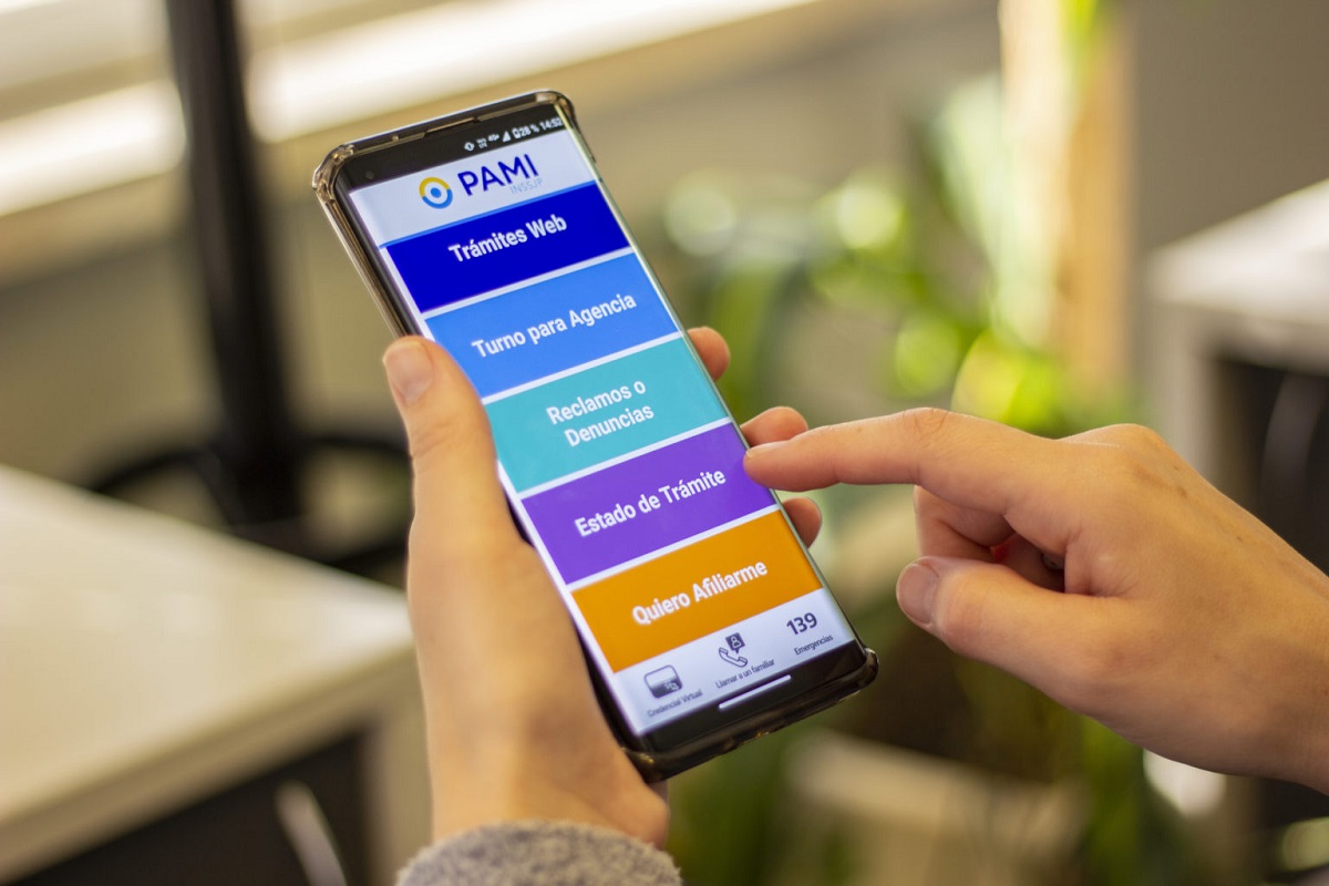 PAMI solo entrega credenciales digitales, que debe gestionarse por la app.-