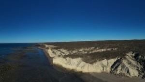 Descubrí El Sótano, la playa al sur de Las Grutas ideal para el finde largo y con tarifas de baja
