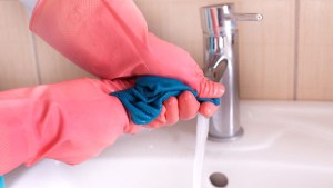 Régimen de vacaciones de empleadas domésticas: cuántos días corresponden y cómo se pagan