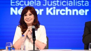 Cristina Kirchner cruzó a un exdirectivo del FMI: «Descabellado fue el préstamo que le dieron a Macri»