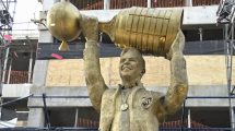 Imagen de River homenajeó a Marcelo Gallardo con una particular estatua en el Monumental