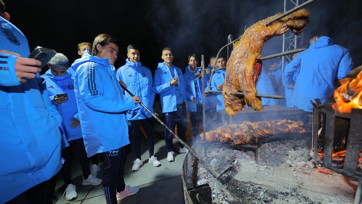 Para cortar la ansiedad, las selección Sub-20 de Argentina se divirtió en San Juan. Foto Twitter Selección Argentina.