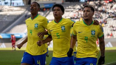 Brasil venció 2 a 0 a Túnez en La Plata.