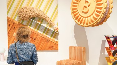 El poder de las “cosas”: la muestra «Del cielo a casa» cuenta la argentinidad a través de la nostalgia