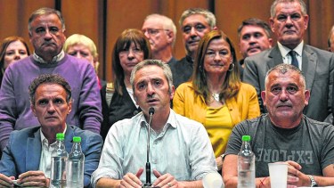Larroque, ayer en Smata, dirige el operativo para que el acto en Plaza de Mayo sea una demostración de fuerza del cristinismo.