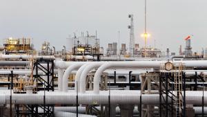 Irán y Rusia mantienen diálogos para desarrollar diez campos de petróleo y gas en conjunto