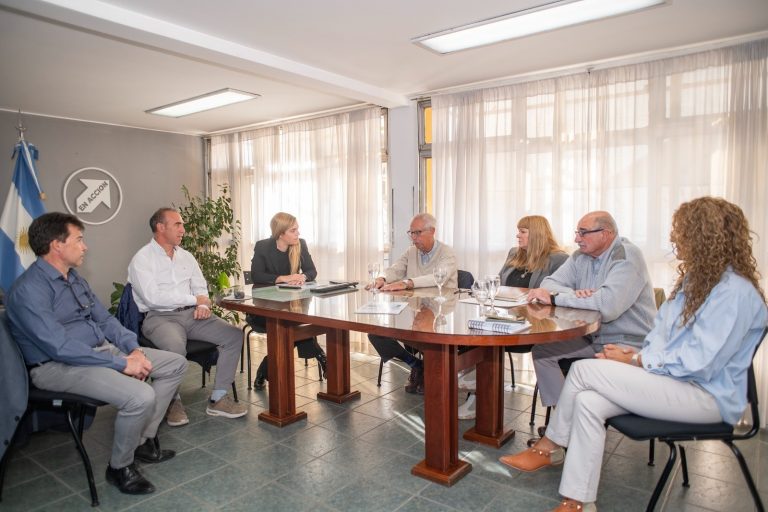 Integrantes del directorio brindaron detalles del proyecto de ampliación a la intendenta Maria Emilia Soria. (Foto: Gentileza)