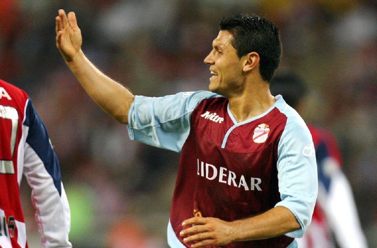 Javier Yacuzzi fue parte del equipo de Arsenal que se consagró campeón nacional e internacional.-
