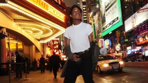 Exmarine mató con llave de estrangulamiento a un hombre afroamericano en Nueva York