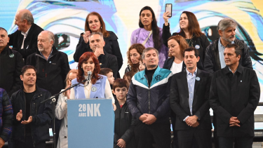 Cristina Kirchner encabeza un acto en Plaza de Mayo. 