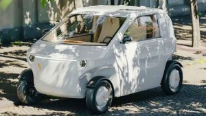 Así es “Luvly-0”, el auto eléctrico de Suecia que se compra por internet y llega en una caja al domicilio