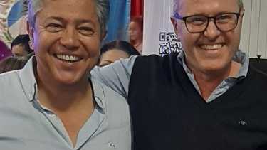 El gobernador electo, Rolando Figueroa y el intendente de Plaza Huincul, Claudio Larraza (Foto: gentileza)