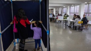 Chile votó a los redactores de su nueva Constitución: la derecha se llevó la ventaja