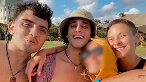 Trasladaron al joven argentino atacado con un machete en México: «Sigue siendo grave»