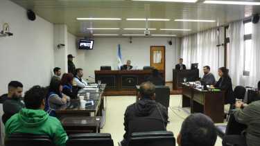 En la audiencia, reconoció a los cuatro imputados quienes habrían organizado el operativo frente a su vivienda. Fotos Juan Thomes