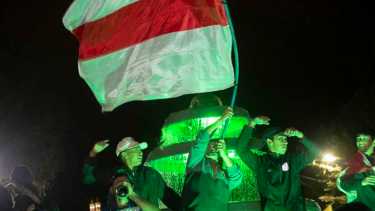 Los millonarios festejaron en la fuente Pucará de Viedma. Foto: Pablo Leguizamon.