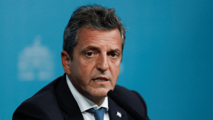 Las medidas de Massa bajo la lupa: incentivos tardíos sin atacar la raíz de la inflación