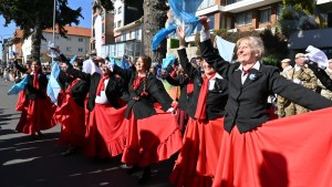 Bariloche celebró su cumpleaños sin anuncios, pero con identidad y diversidad