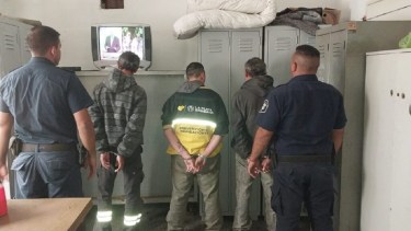 Los vecinos alertaron a la Policía de la presencia de la joven en una casa de La Plata.