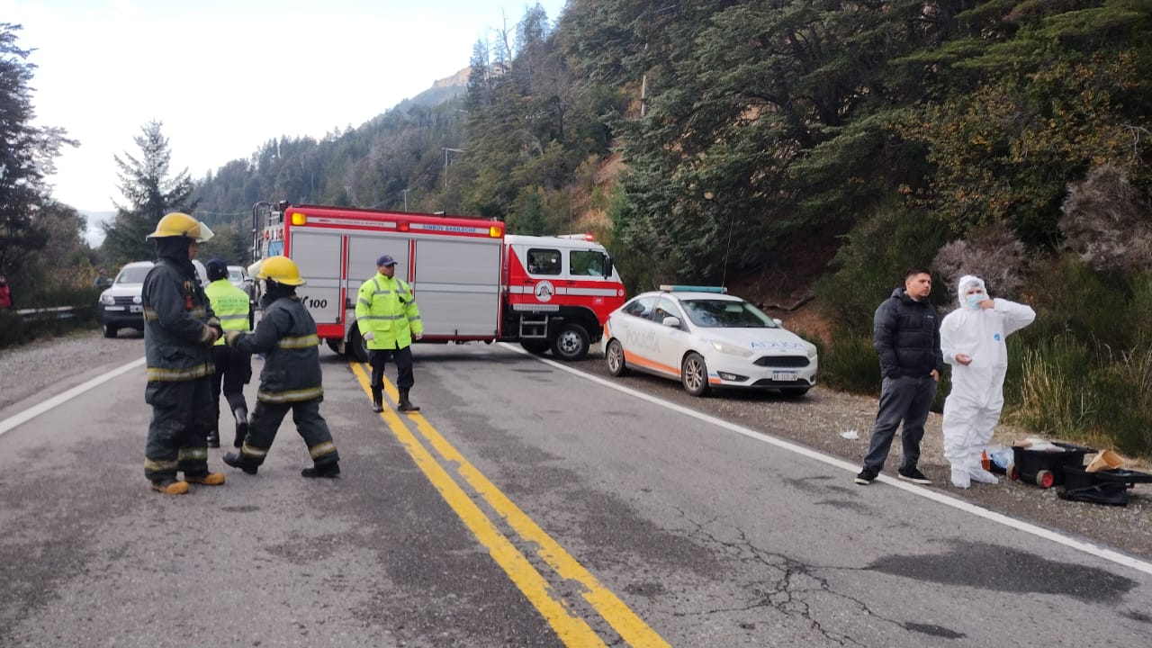 El accidente fatal se produjo a la altura del kilómetro 2024 de la Ruta Nacional 40, a unos 20 kilómetros de Bariloche. Foto: Gentileza