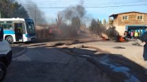Imagen de Vecinos tomaron un colectivo en reclamo por servicios en el Oeste de Neuquén