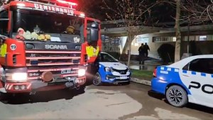 Detenidos casi prenden fuego la comisaría de Centenario en reclamo por comida
