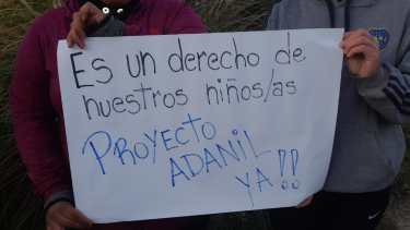 Los padres deben lidiar con mucha burocracia para que sus hijos sean atendidos.