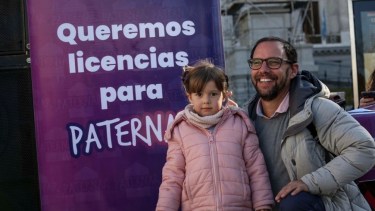 El Congreso comenzó a debatir la ley para ampliar las licencias por maternidad y paternidad