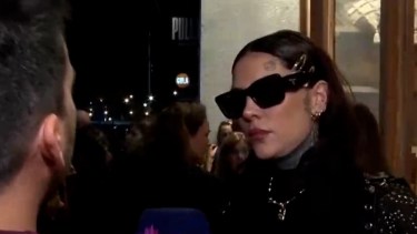 En un móvil, la cantante y diseñadora habló sobre la evolución de su enfermedad. Foto: Infobae. 