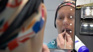 Lanzan una innovadora propuesta de belleza para las mujeres con cáncer en Cipolletti