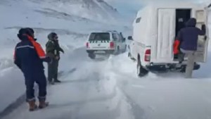Video: impactante rescate de Gendarmería a una familia varada por la nieve en Mendoza