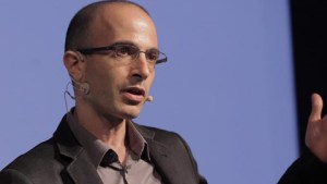​​La IA pone en peligro el sistema operativo de la civilización humana, advierte el filósofo Noah Harari