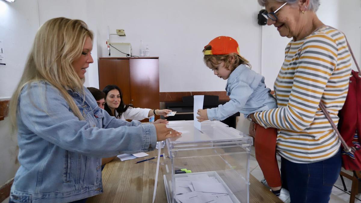 Oficialismo y oposición se midieron en municipios del interior de Córdoba, a semanas de las elecciones provinciales. Foto Gentileza.
