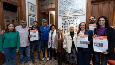 En la foto, Cecilia Moreau y Estela De Carlotto junto a Rodrigo Rodríguez, Paula Penacca, Buscarita Roa, Guillermo Pérez Roisinblit y Juan Pablo Moyano. Fuente: Cámara de Diputados. 