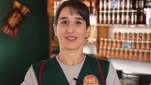 Alfajores con harina de piñón otra de las delicias en el Festival Nacional del Chef Patagónico en Pehuenia