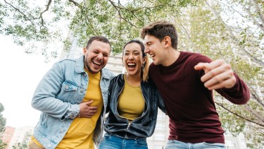 Según estudios, las personas que se ríen mejoran las funciones fisiológicas de su cuerpo. Foto Archivo.