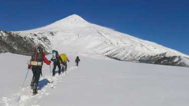 suspenden ascensos al volcán Lanín. Foto: archivo