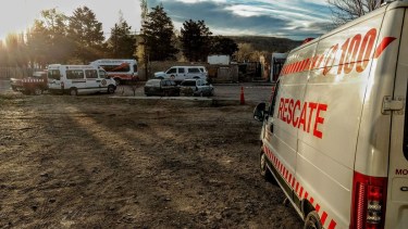 Bomberos de Piedra del Águila fueron los primeros en intervenir. (Foto: Facebook)
