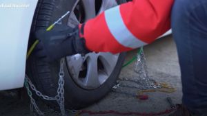 Video: Cómo colocar las cadenas para la nieve estas vacaciones  de invierno