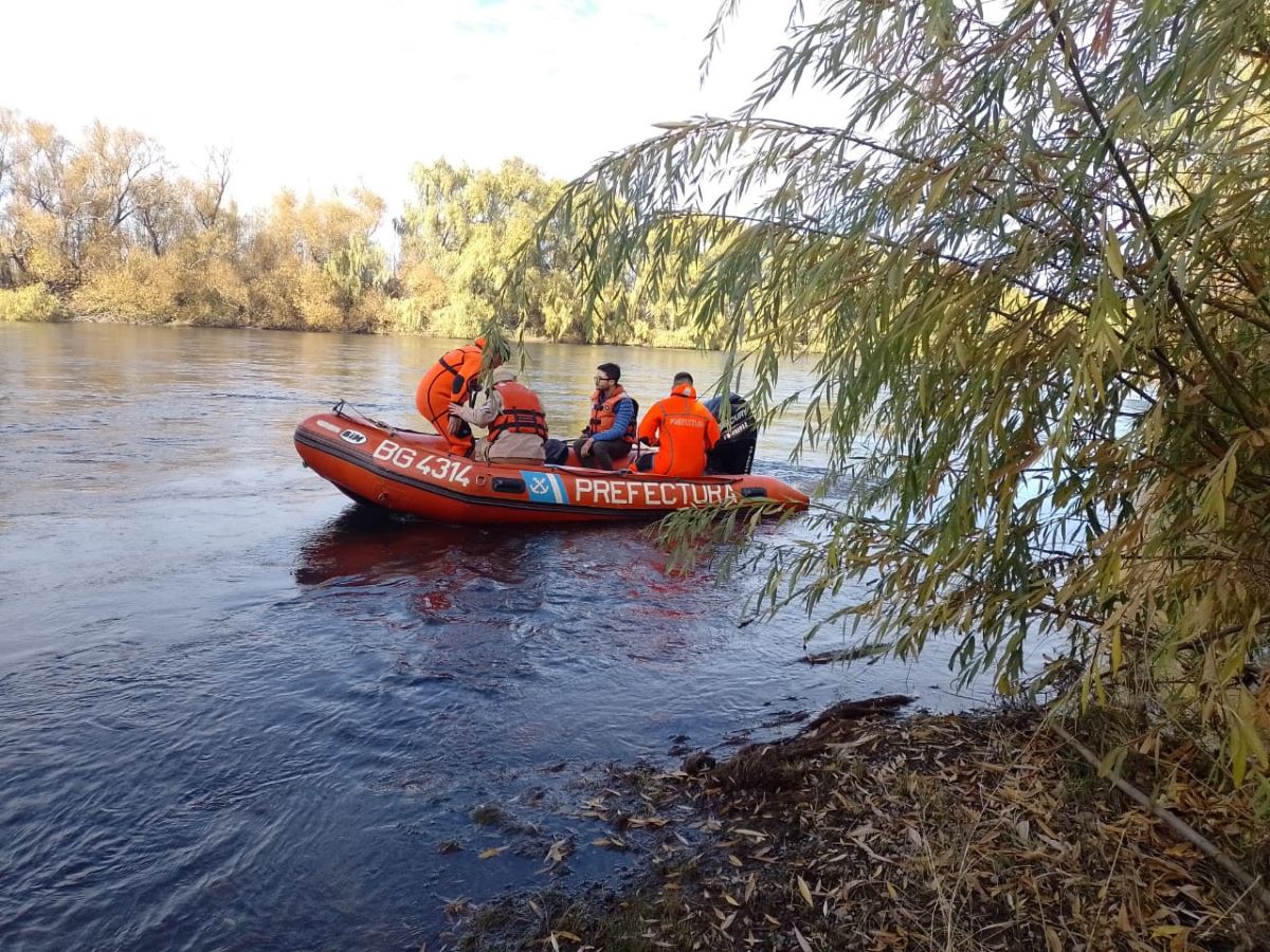 Allanamiento en Centenario por vertido irregular en el río Neuquén. Foto: Presidencia