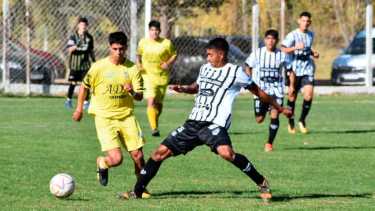 El Albinegro es líder en la Zona Oeste y juega ante el último del grupo.