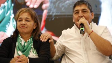 Pilar Sagredo junto a Carlos Quintriqueo, cuando anunciaron que conformaban la fórmula para las elecciones de ATE en agosto.  (foto facebook)